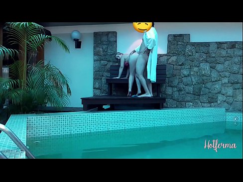 ❤️ Chefe convida criada para a piscina, mas não conseguiu resistir a um ️ Porno vídeo em pt.massagecenter-yalta.ru